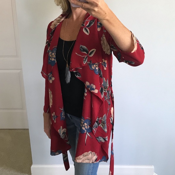 SIZE SMALL Red Floral Kimono - Picture 2 of 7
